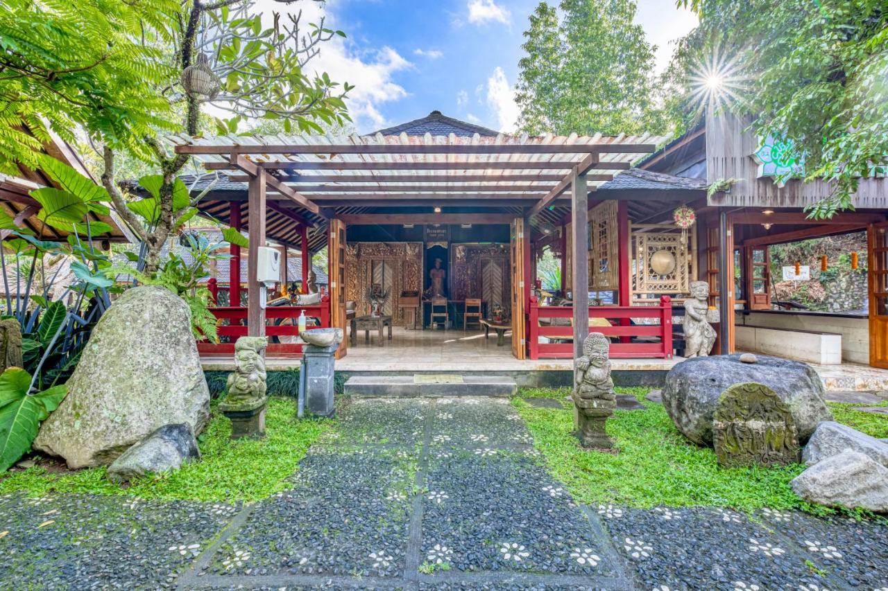 Ubud Sari Health Resort Exterior photo