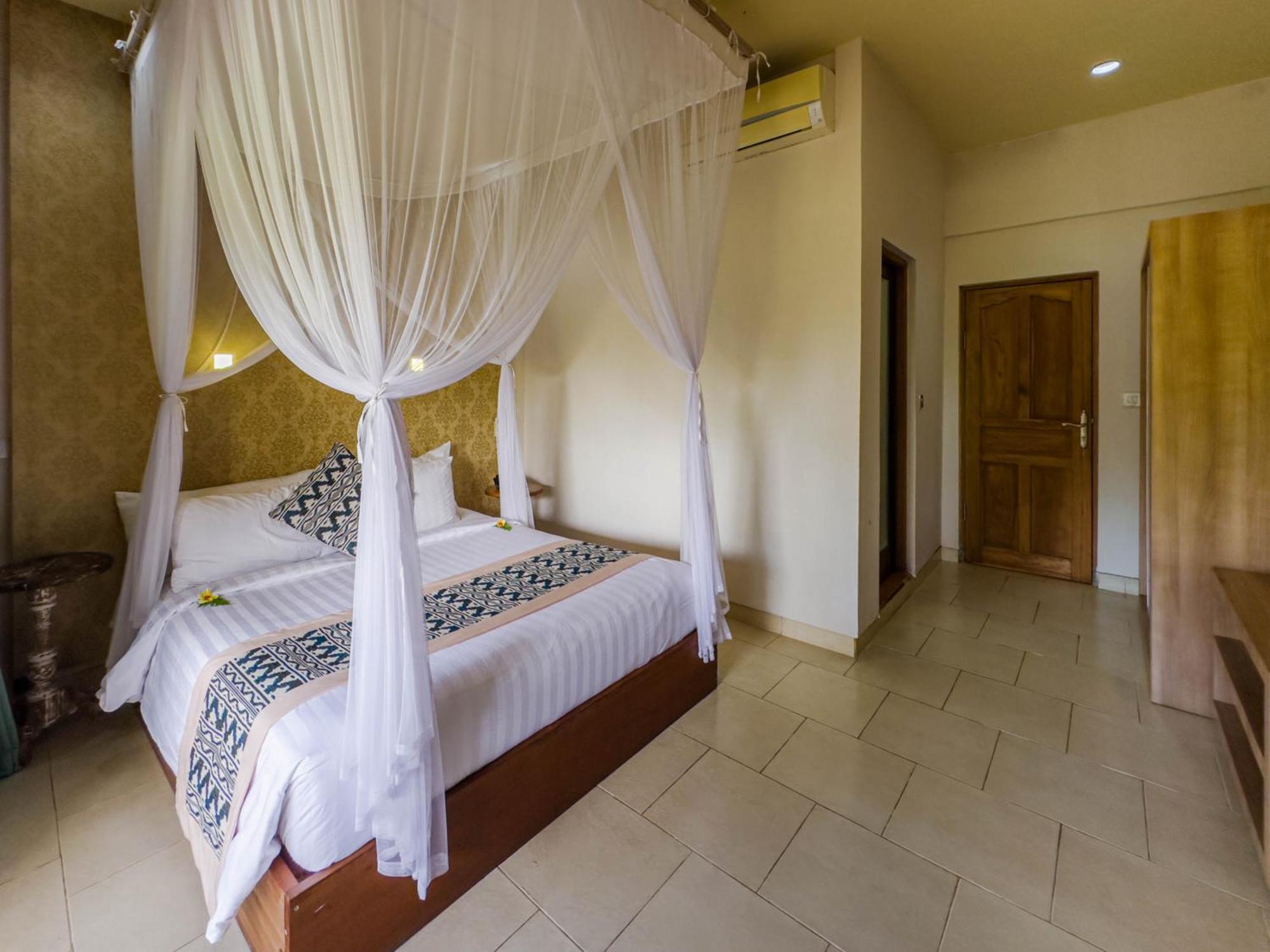 Ubud Sari Health Resort Exterior photo