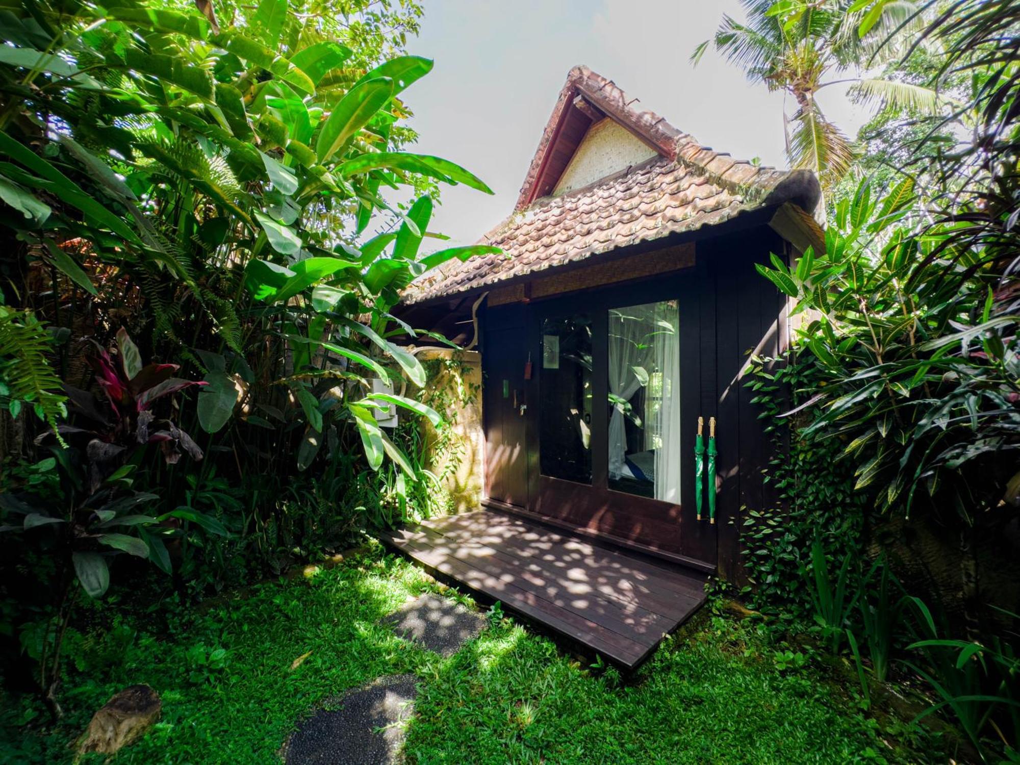 Ubud Sari Health Resort Exterior photo