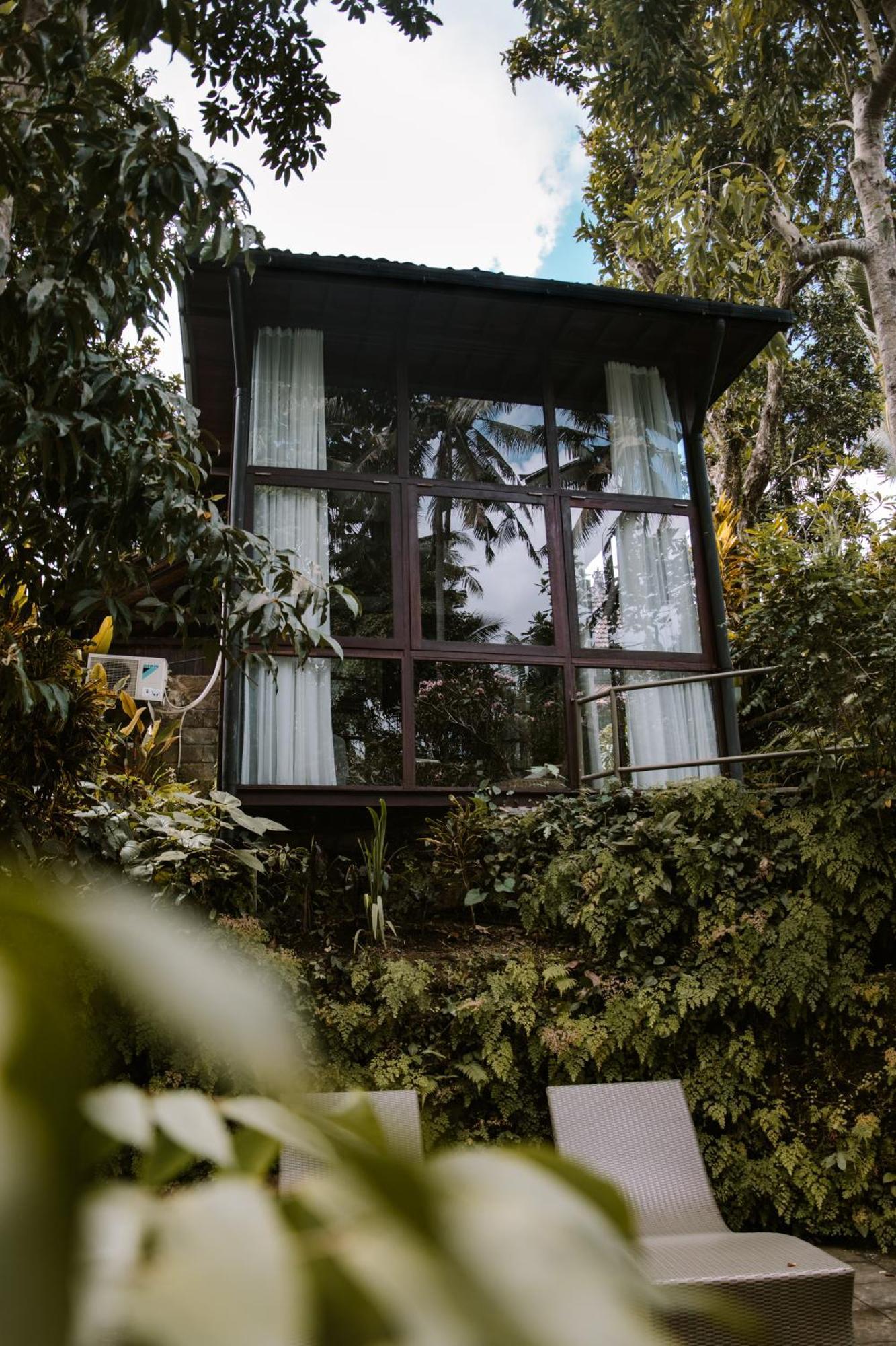 Ubud Sari Health Resort Exterior photo