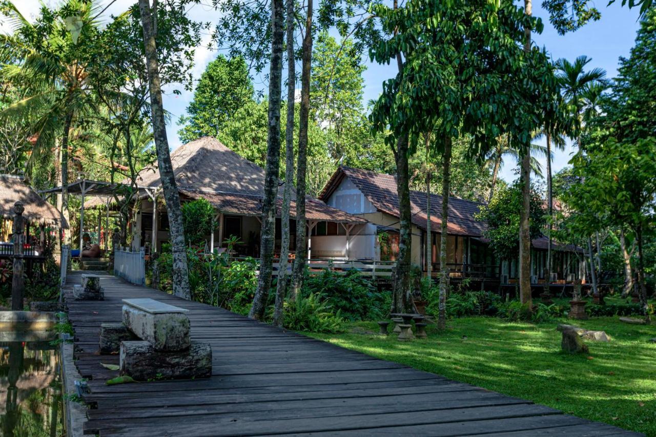 Ubud Sari Health Resort Exterior photo